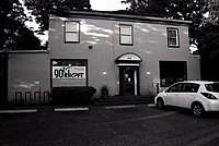 The station in Montrose (2008). KPFT Radio Pacifica.jpg