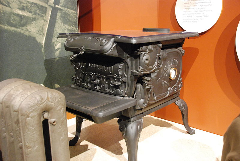 File:Kalamazoo heating and cook stove -- Kalamazoo Valley Museum 113 (6780378790).jpg