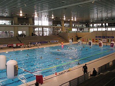 Le bassin olympique lors d'un match de water-polo lors d'un tour de qualification du Trophée de la Ligue européenne de natation en 2009.