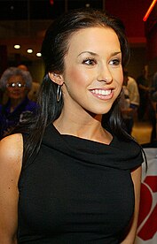 https://upload.wikimedia.org/wikipedia/commons/thumb/b/bd/Lacey_Chabert.jpg/177px-Lacey_Chabert.jpg