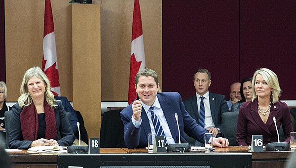 Bergen (right) with Leona Alleslev and Andrew Scheer in 2019