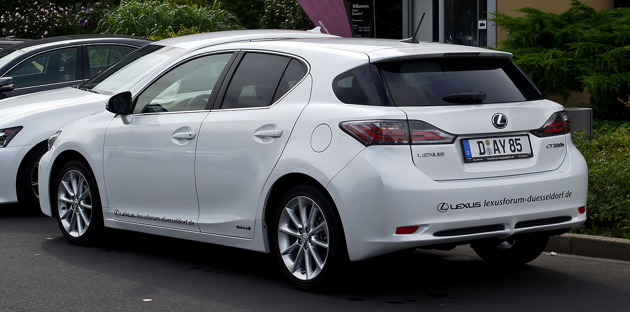 Image of Lexus CT 200h Dynamic Line (ZWA10) – Heckansicht, 30. August 2012, Düsseldorf