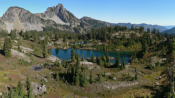 Lila Lake on Rampart Ridge with Hibox Mountain, 6,547 ft (1,996 m), behind