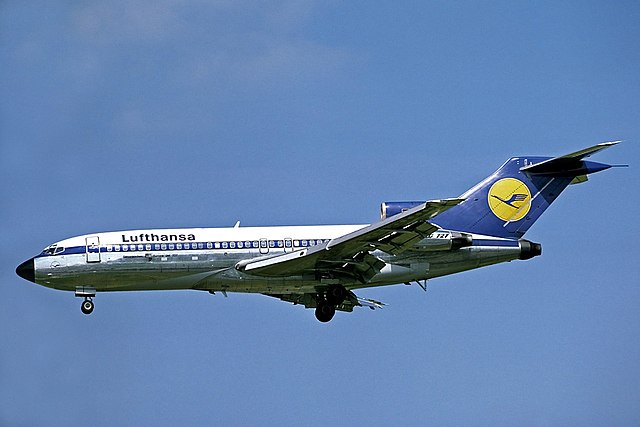 A Lufthansa Boeing 727-100 approaching Heathrow Airport in 1978