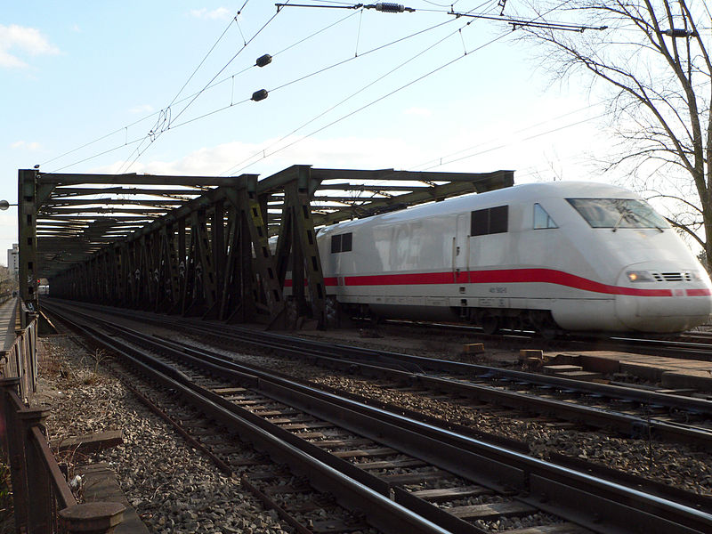 File:Main Neckar Brücke Frankfurt ICE.jpg