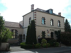 The town hall in Saint-Agoulin