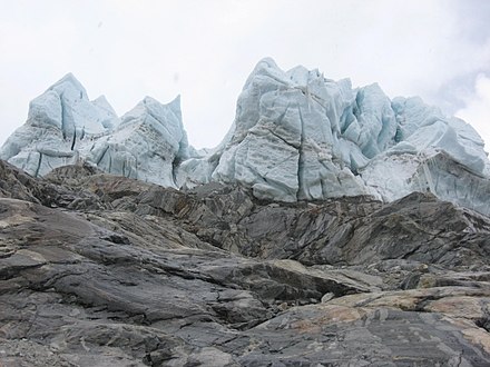 Glacier on Makalu