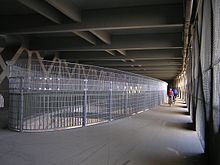 Pedestrian and bicycle path on lower level of 1960 bridge Mangfallbruecke innen.jpg