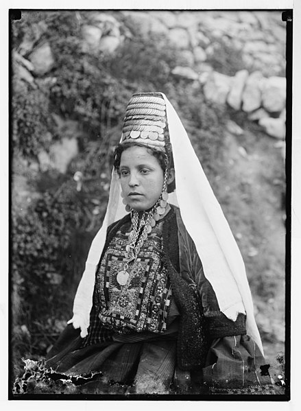 File:Married woman from Bethlehem wearing hat and veil LOC matpc.04644.jpg