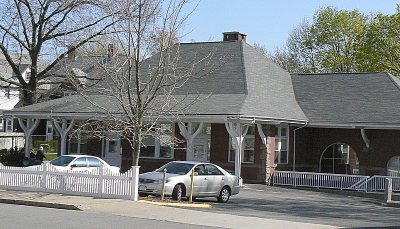 File:MedfordMA ParkStreetRailroadStation.jpg