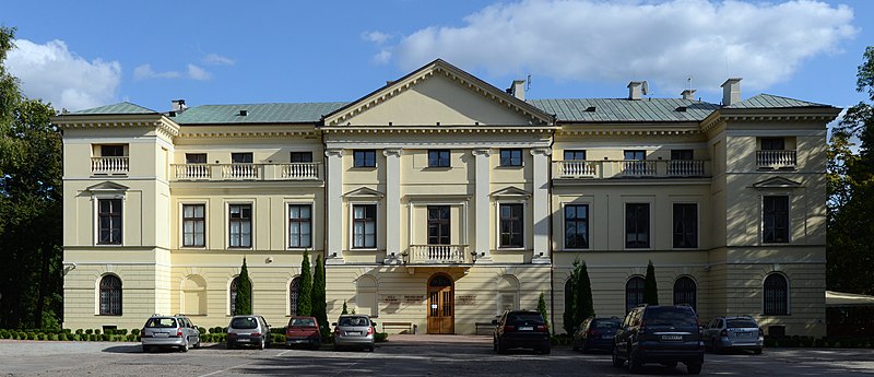 File:Mińsk Mazowiecki Pałac Dernałowiczów 2012.jpg