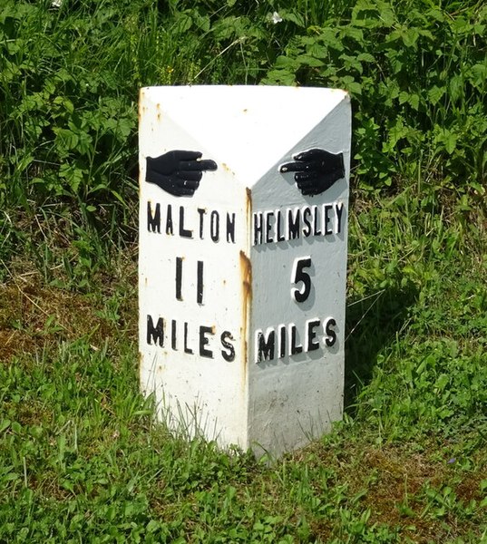 File:Milepost on Spring Hill (B1257) (geograph 6706419).jpg