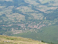 Lihat pada Mirovo dari gunung Rtanj,Serbia.