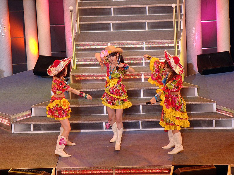 File:Mitsui, Michishige, Kamei - Platinum 9 Tour Spring 2009.jpg