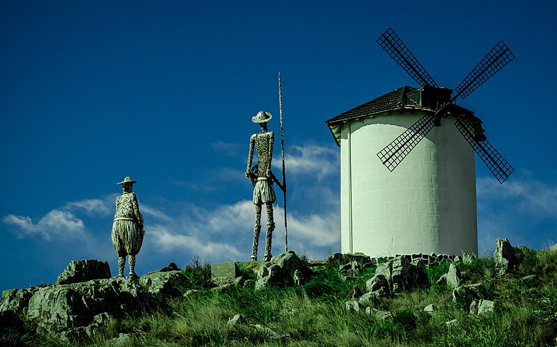 File:Monumento a Don Quijote y Sancho Panza en Tandil.jpg