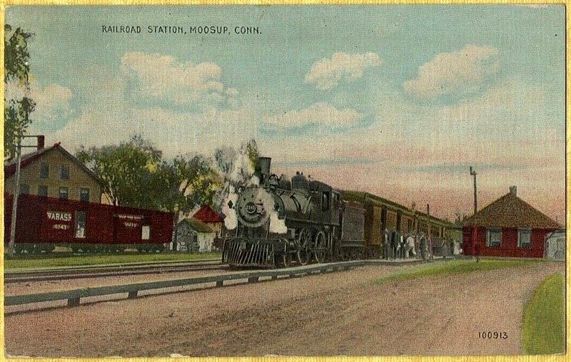 File:Moosup station 1913 postcard.jpg