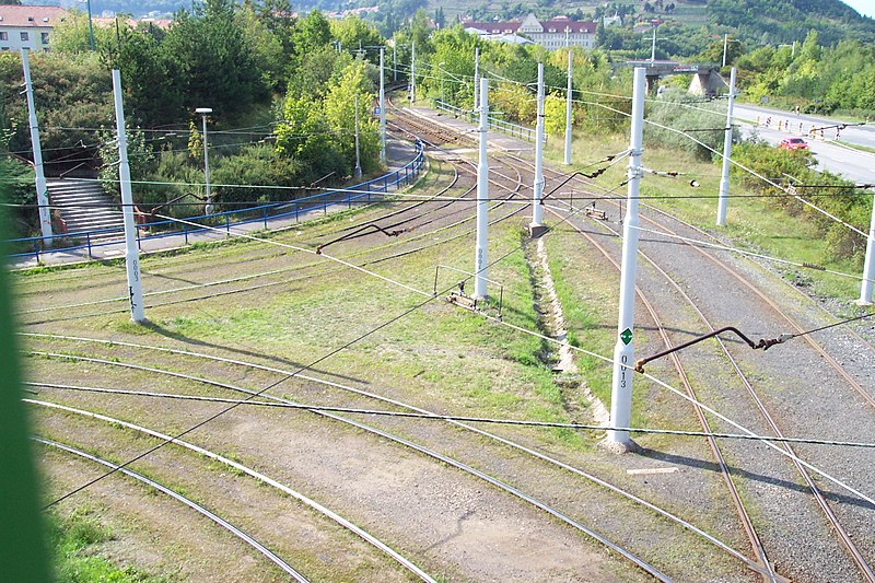 File:Most, tramvajová křižovatka.JPG