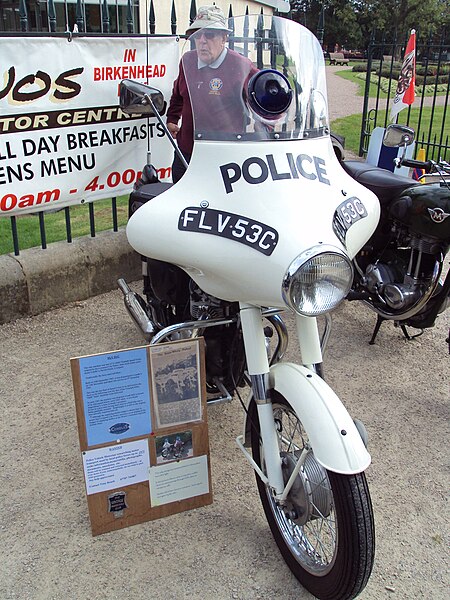 File:Motorcycle, Birkenhead 5.JPG