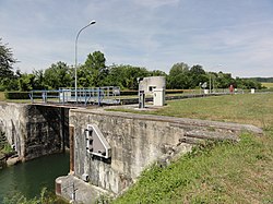 Moussy-Verneuil limite Soupir (Aisne) Canal de l'Oise à l'Aisne, écluse nr 12 de Moussy-Soupir (01).JPG