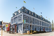 Wellington Museum occupies the Bond Store, a classic Victorian building in the French Second Empire style in the early 1890s. Museum of Wellington City & Sea.jpg