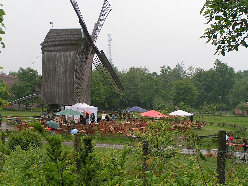 File:Museumsdorf Cloppenburg Bockwindmühle.JPG