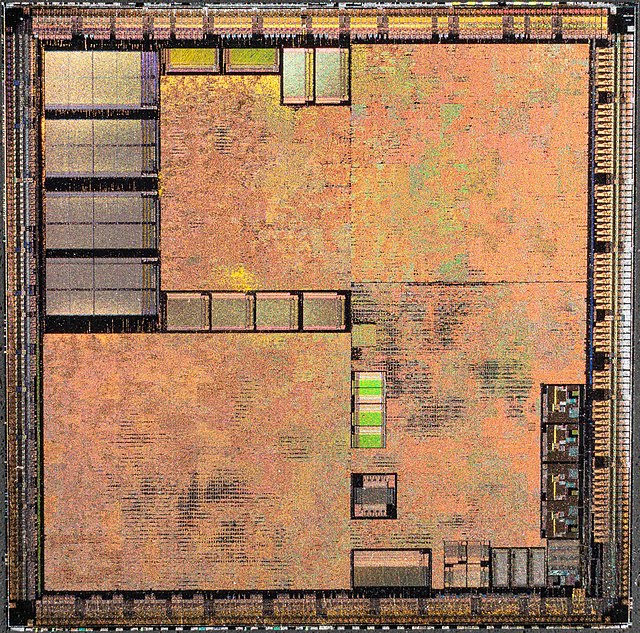Die shot of the RIVA TNT2 GPU