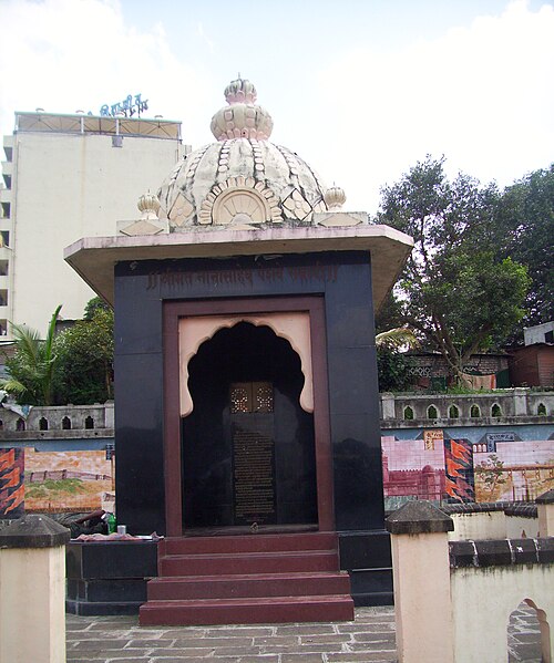 File:Nanasaheb peshawe samadhi (3).JPG