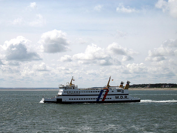 The MS Nordfriesland VI, a car and passenger ferry from the Wyker Dampfschiffs-Reederei Föhr-Amrum (W.D.R.) leaving Föhr.