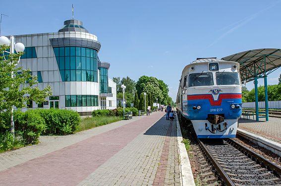 Novhorod-Siverskyi train station