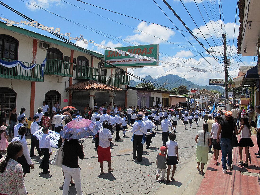 File:Ocotal Independence Day Parade.jpg