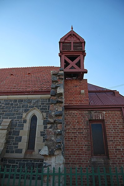 File:Old Anglican Church Noupoort-004.jpg