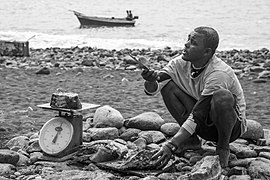 Pesca tradicional em Tarafal de Monte Trigo, Ilha de Santo Antão, Cabo Verde.jpg