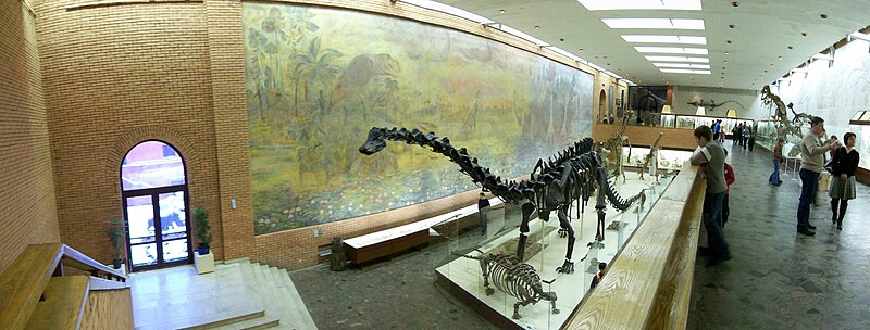 File:Paleontology museum moscow.jpg