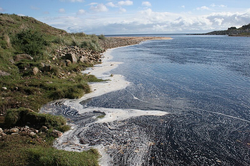 File:Patterns on the water - geograph.org.uk - 5942021.jpg