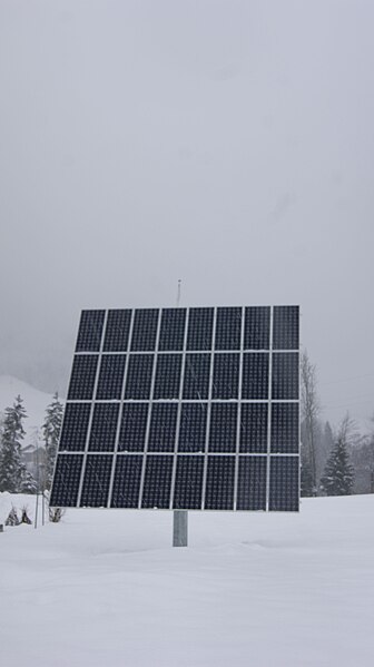 File:Photovoltaik-Tracker-Hittisau-06.JPG