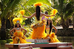 polynesian cultural center luau