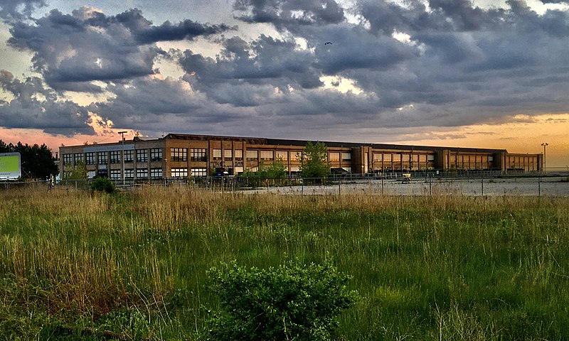 File:Port Terminal A Building - fmr Ford Motor Company Fuhrmann Plant - Buffalo, New York - 20200524.jpg
