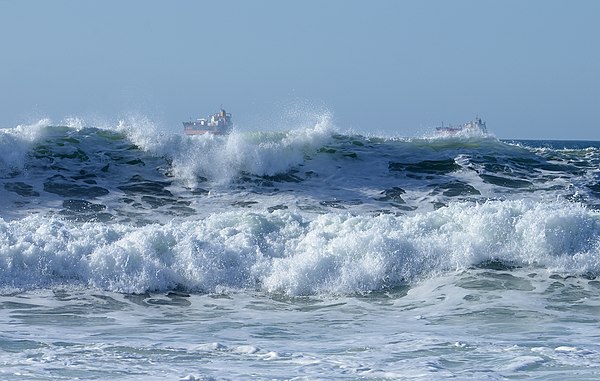 Breaking wave with ships, Porto Covo