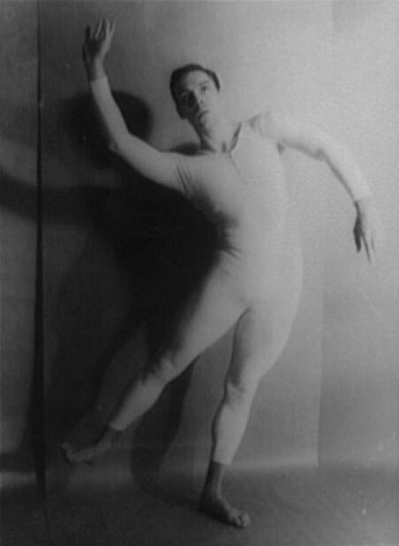 File:Portrait of Paul Taylor, in Episodes, New York City Ballet LCCN2004663618.jpg