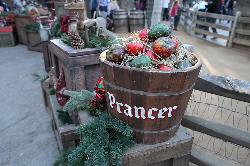 File:Prancer Basket (28314895786).jpg