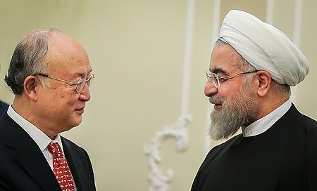 Tập_tin:President_Rouhani_meets_Yukiya_Amano_in_Saadabad_Palace_02.jpg