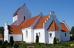 Røsnæs Kirke - built in the 1200s. - panoramio.jpg