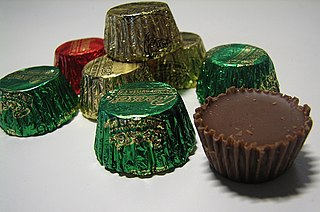 <span class="mw-page-title-main">Peanut butter cup</span> Chocolate-coated peanut butter confection