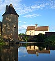 Reflets de l'église et du château d'Anizy.jpg