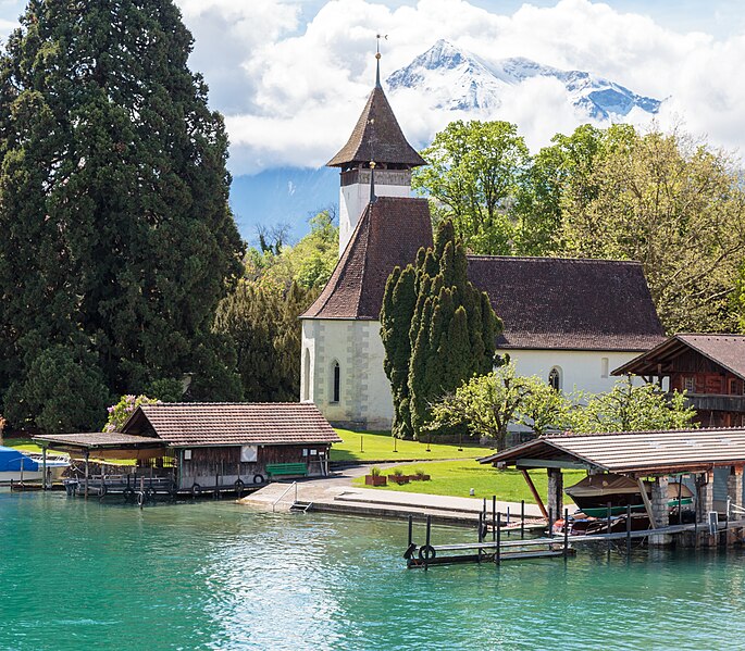 File:Reformierte Kirche Scherzligen in Thun (2014).jpg