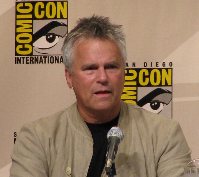 File:Richard Dean Anderson Comic Con 2008.jpg