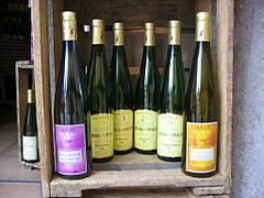 Bouteilles de tokay-pinot-gris, Riesling, pinot-gris, muscat, gewurztraminer et vendanges tardives du vignoble d'Alsace.