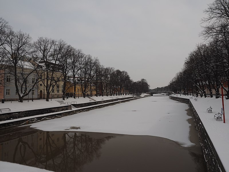 File:River Aura partly frozen.jpg