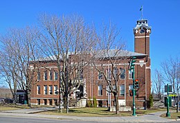 Rivière-du-Loup - Hôtel de Ville (1) .jpg