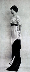 Robe de dîner par Redfern 1912 cropped.jpg